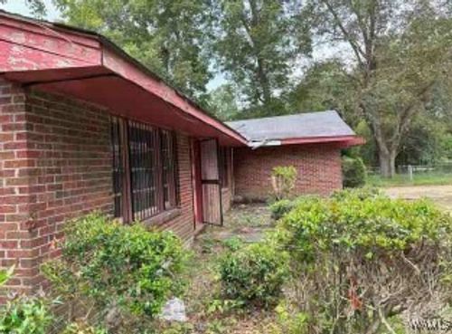 417 Stonewall Ter, Selma, AL, 36703-7655 | Card Image