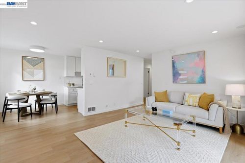 102-25055 25055 Copa Del Oro Dr, Hayward, CA, 94545 | Card Image