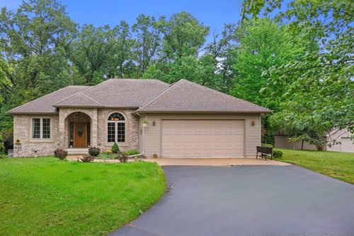 10275 Yellow Brick Rd, AMHERST, WI, 54406-9222 | Card Image