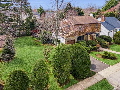 24 Allen Rd, Rockville Centre, NY, 11570-1201 | Card Image