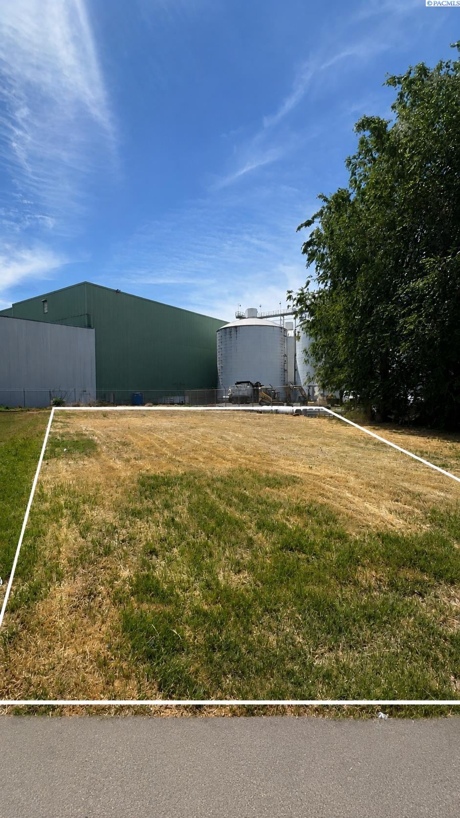 Land in Grandview 3