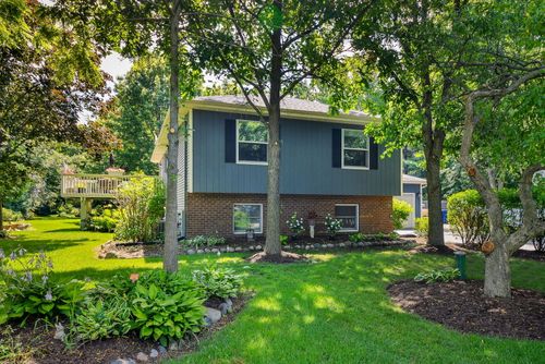 4N531 Arrowhead Dr, Campton Hills, IL, 60175-7911 | Card Image