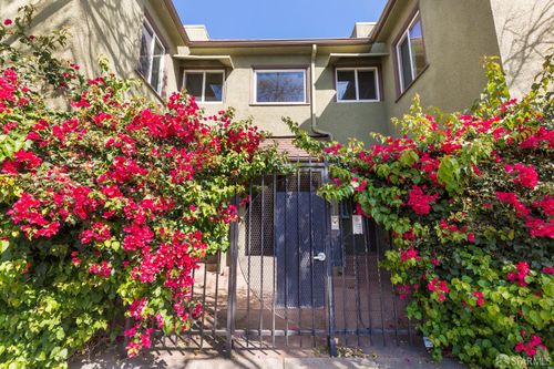 906 40th St, Oakland, CA, 94608-3704 | Card Image