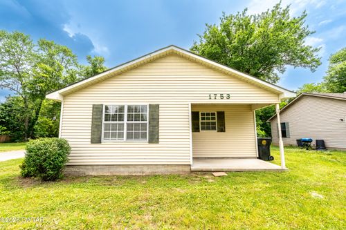 1753 Schaffer St, Dyersburg, TN, 38024-3530 | Card Image