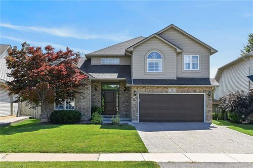 10 Balvenie Blvd, Caledonia, ON, N3W2N8 | Card Image