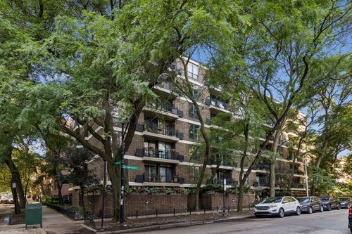 a6-2600 N Hampden Court, Chicago, IL, 60614 | Card Image