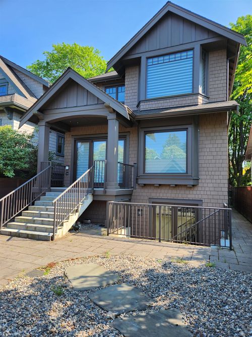 2295 W13 Avenue, Vancouver, BC, V6K2T8 | Card Image