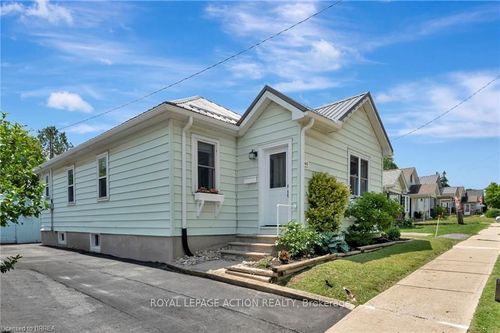 240 Grove St, Simcoe, ON, N3Y1K9 | Card Image