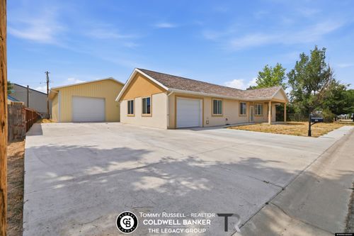 324 S 5th Ave, Mills, WY, 82604-2552 | Card Image