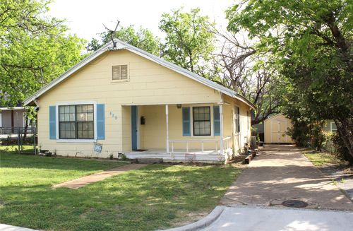 489 S First Ave, Stephenville, TX, 76401-4110 | Card Image