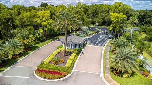 822-705 Luisa Ln, NAPLES, FL, 34104-9492 | Card Image