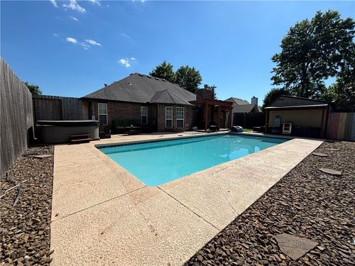 3603 W Hemlock St, Rogers, AR, 72756-9196 | Card Image