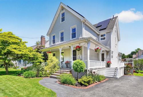 79 Baxter St, Melrose, MA, 02176-3643 | Card Image