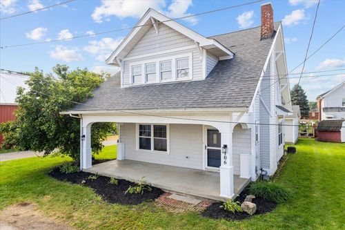 106 Newark St, Hebron, OH, 43025-2004 | Card Image