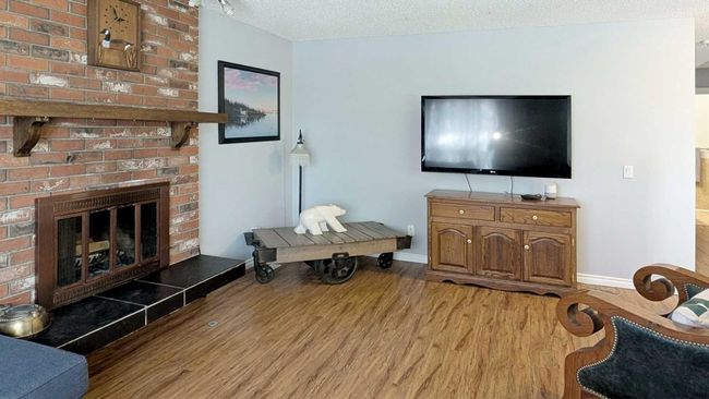 3503 Cedarille Drive Sw, House other with 5 bedrooms, 2 bathrooms and 2 parking in Calgary AB | Image 5