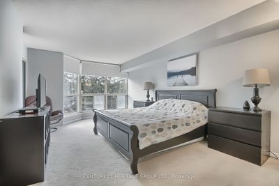 215 - 175 Cedar Ave, Condo with 2 bedrooms, 2 bathrooms and 2 parking in Richmond Hill ON | Image 3