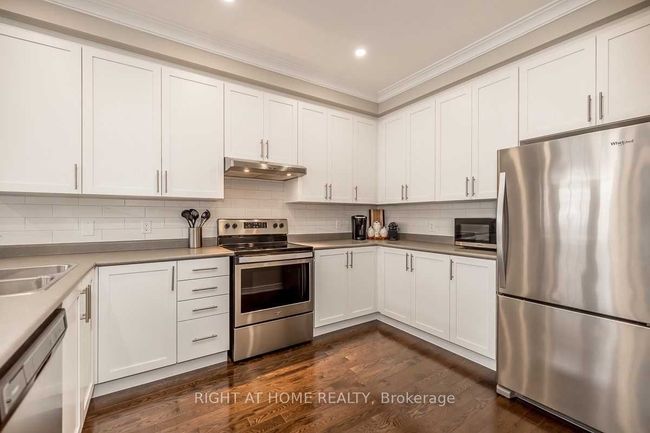 113 Fruitvale Cir, House attached with 3 bedrooms, 3 bathrooms and 2 parking in Brampton ON | Image 15