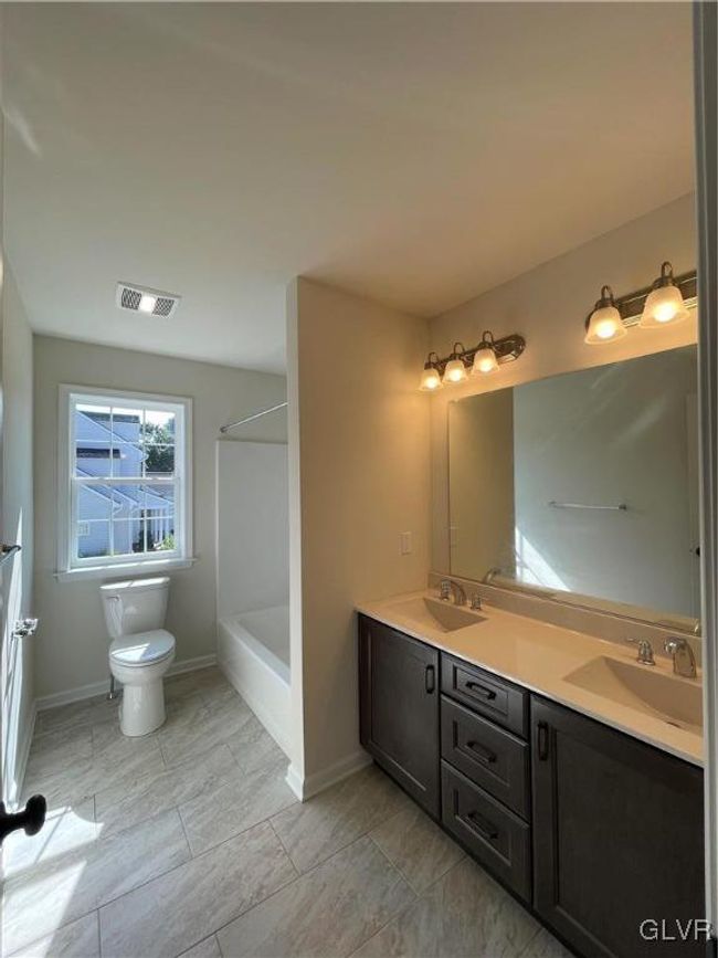 13 - 3921 Mountain View Ave, House other with 4 bedrooms, 3 bathrooms and null parking in Palmer Twp PA | Image 35