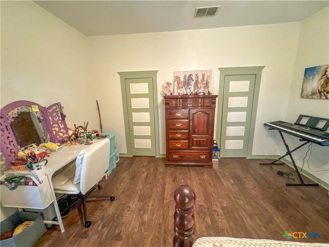 205 Hubbard Street, House other with 5 bedrooms, 3 bathrooms and null parking in Yoakum TX | Image 48