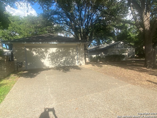 Whisper Spring Dr, San Antonio, TX 78230