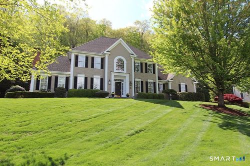 19 Devonshire Ct, Avon, CT, 06001-2449 | Card Image