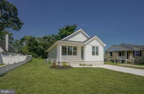 127 Newton Ave, GIBBSTOWN, NJ, 08027-1661 | Card Image