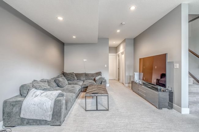 4004 1 St Nw, Home with 4 bedrooms, 3 bathrooms and 2 parking in Calgary AB | Image 35