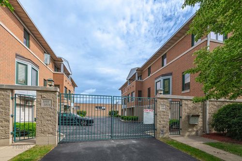 3804 W Devon Ave, Lincolnwood, IL, 60712-1030 | Card Image