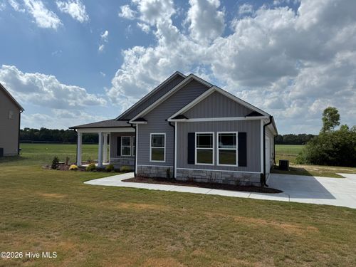 213 Tuscany Cir, Princeton, NC, 27569-9549 | Card Image