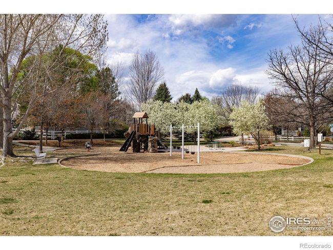 Neighborhood Park, just a block away. | Image 30