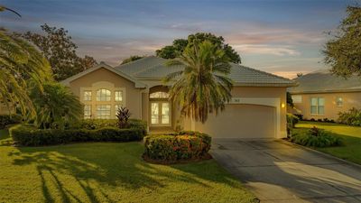 742 Pond Lily Way, House other with 3 bedrooms, 2 bathrooms and null parking in Venice FL | Image 2