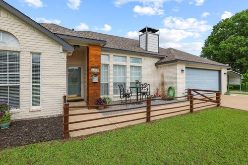 2601 Rolling Hills Dr, Sherman, TX, 75092-4792 | Card Image