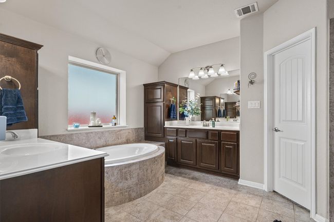 2520 Weeping Beech Ln, House other with 4 bedrooms, 3 bathrooms and 5 parking in Pflugerville TX | Image 15