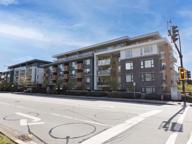 320 - 221 E 3 Rd Street, Condo with 1 bedrooms, 1 bathrooms and 1 parking in North Vancouver BC | Image 2