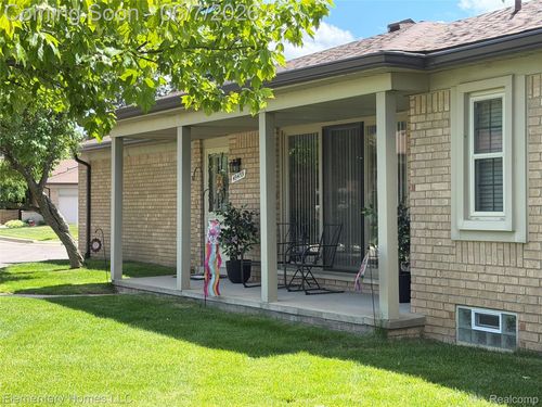 49459 Tarrytown Court, Shelby Charter Township, MI, 48315 | Card Image