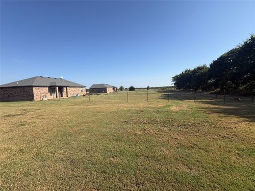 15811 Little Bluestem Way, Madill, OK, 73446-4013 | Card Image