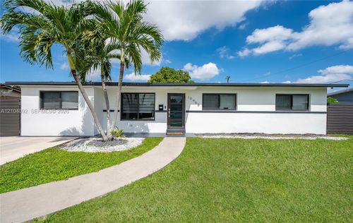 10455 Sw 43rd Ter, Miami, FL, 33165 | Card Image