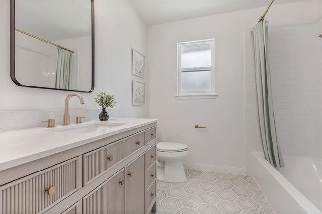 Secondary Bath | Image 37