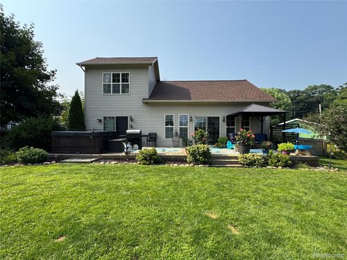 577 Norvell Beach Dr, Brooklyn, MI, 49230-9528 | Card Image