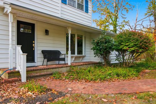 14 Flax Pond Woods Rd, Setauket, NY, 11733-1641 | Card Image