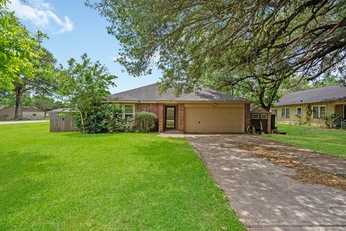339 N Missouri St, Wallis, TX, 77485-1153 | Card Image