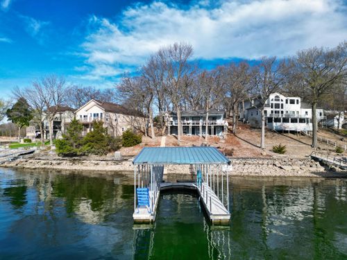 110 Old English Pt, SUNRISE BEACH, MO, 65079-5530 | Card Image