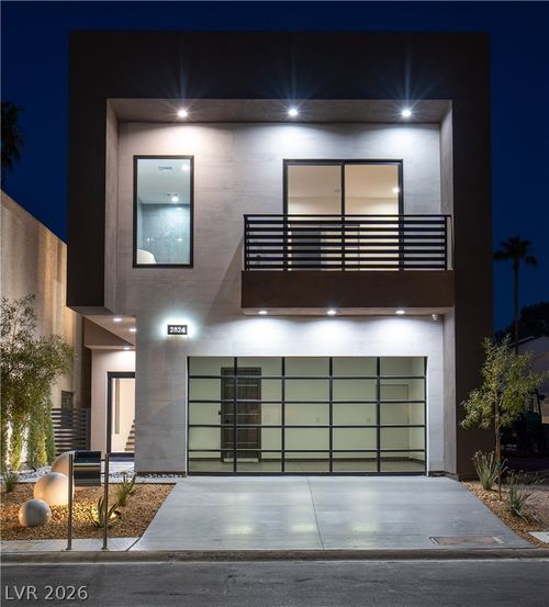 2824 Queens Courtyard Dr, Las Vegas, NV, 89109-1561 | Card Image