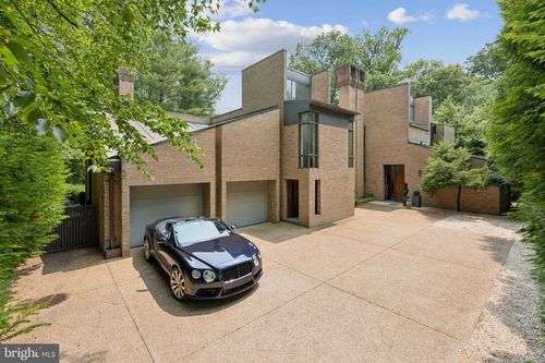 400 Chain Bridge Rd, MCLEAN, VA, 22101-1905 | Card Image