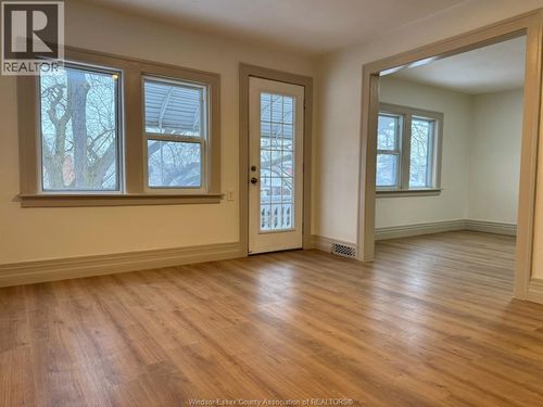 1521 Parent Ave, Windsor, ON, N8X4J8 | Card Image