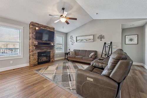 5020 Ne Ledgestone Ct, Ankeny, IA, 50021-6895 | Card Image