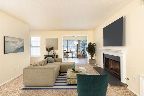 910 Augusta Dr Se, Marietta, GA, 30067-8207 | Card Image