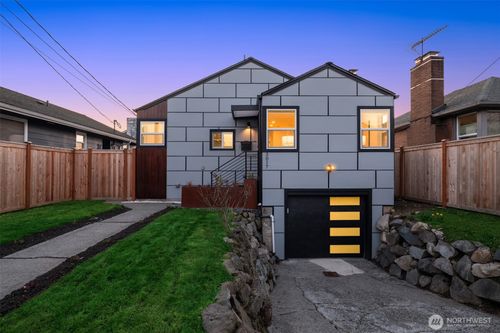 3017 15th Avenue S, Seattle, WA, 98144 | Card Image