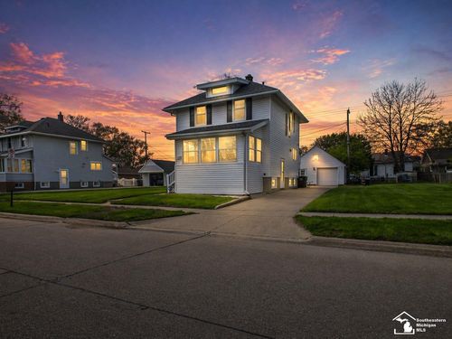 823 Michigan Ave, Monroe, MI, 48162-2981 | Card Image