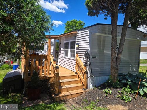 33 Squaw Cir, BARTO, PA, 19504-9143 | Card Image